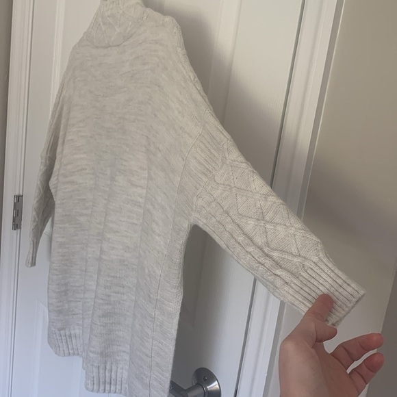 Mer sea Cozy Cream Cable Knit Sweater - Picture 5 of 9